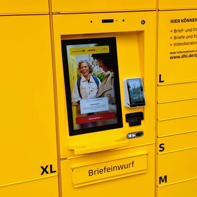Bild vergr&ouml;&szlig;ern: Postsation Grußendorf - Briefteil mit Display